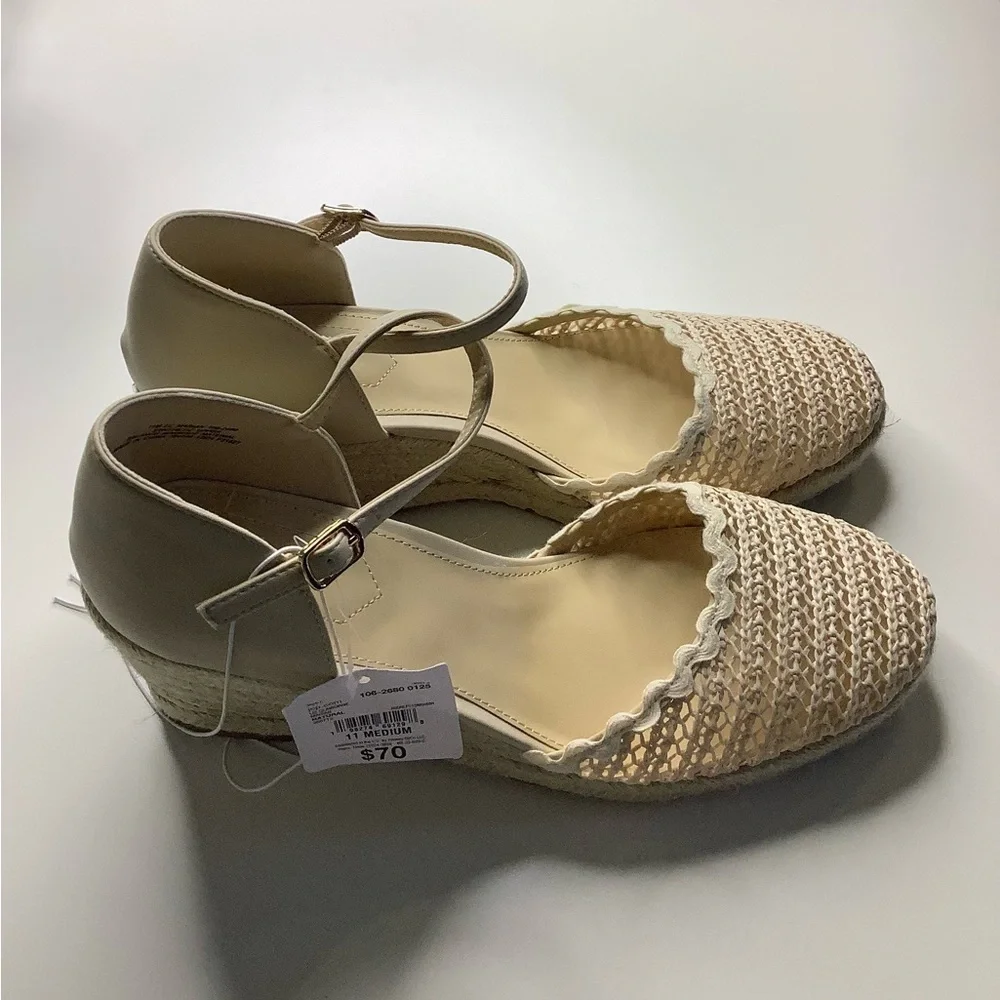 Liz Claiborne Size 11 Women’s Marian Wedge Sandals. New With Tags.